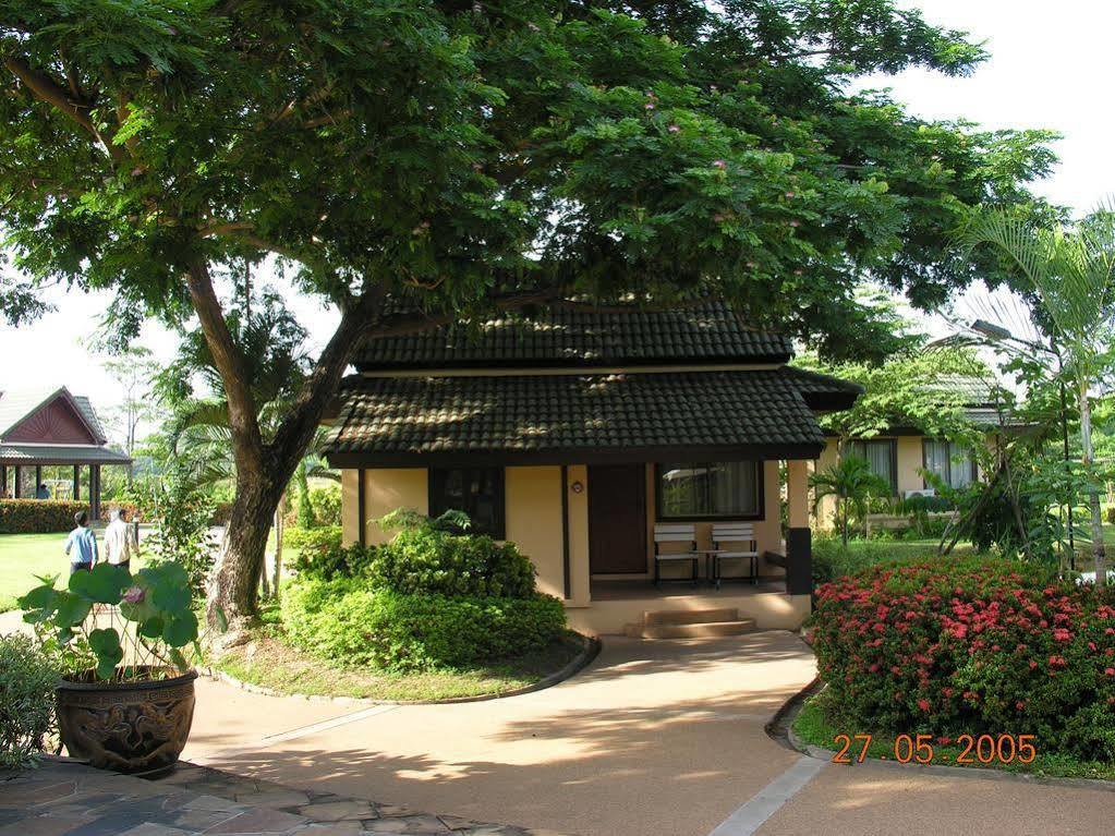 Ubon Buri Hotel & Resort Warin Chamrap Екстер'єр фото